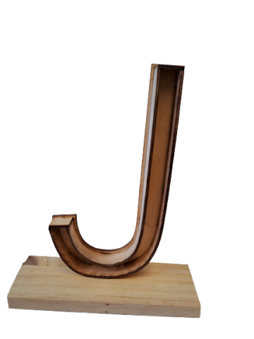 BASE DE LETRAS DE MADERA *J  ALTURA 27 CMS